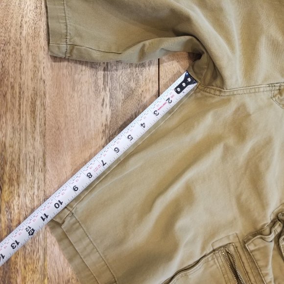 11" Khaki/Green Cargo Shorts - Picture 4 of 4